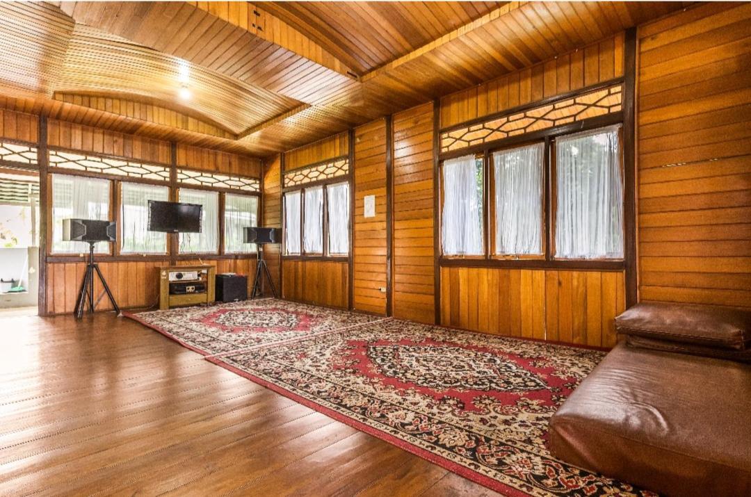 Villa Anjung Balak チサルア エクステリア 写真