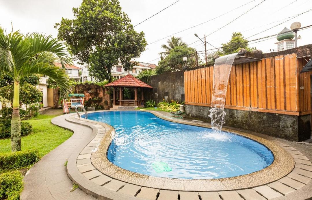 Villa Anjung Balak チサルア エクステリア 写真