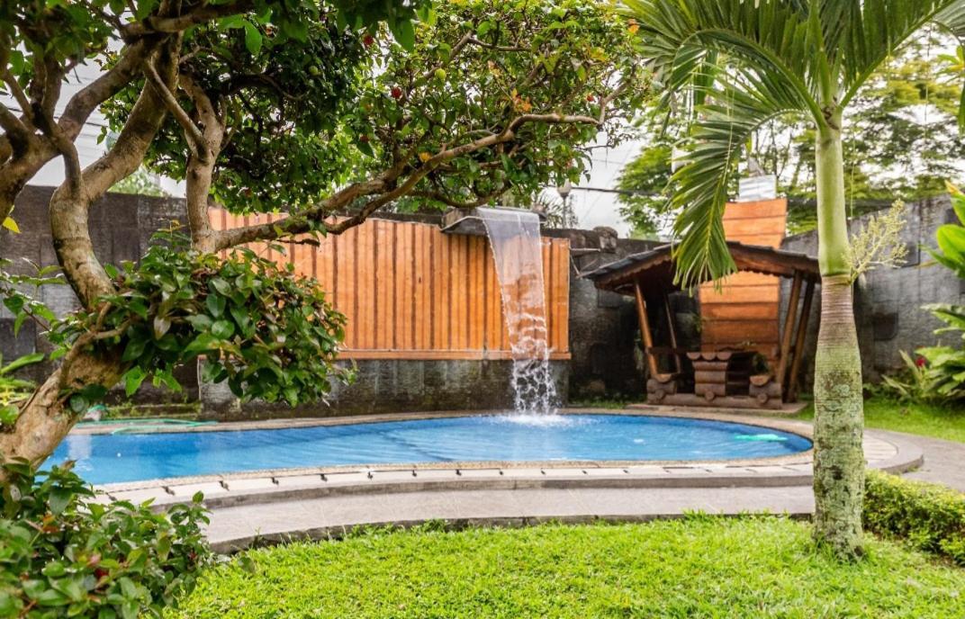 Villa Anjung Balak チサルア エクステリア 写真