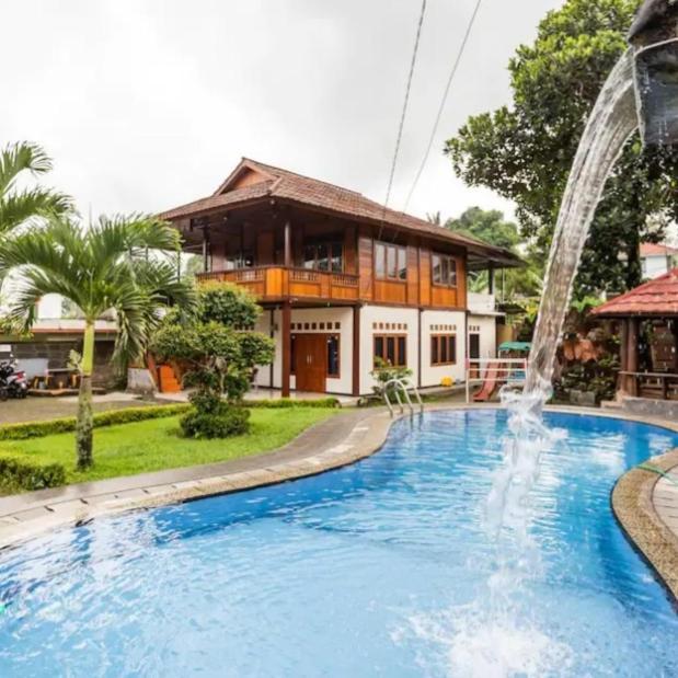 Villa Anjung Balak チサルア エクステリア 写真